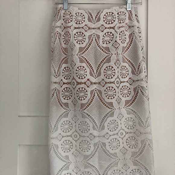 Lace skirt - Picture 3 of 3